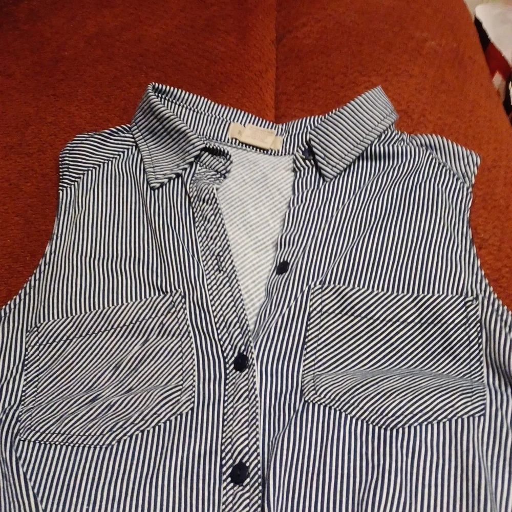 Top - Picture 3 of 3